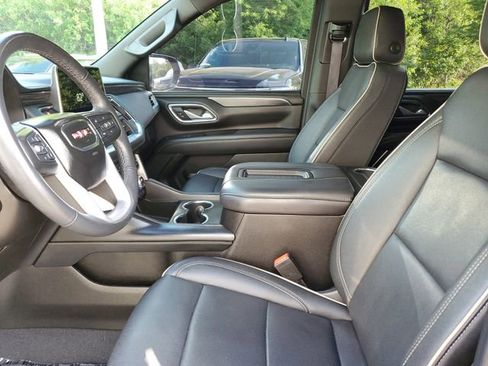 Used 2022 GMC Yukon XL SLT w/ SLT Premium Package AWD/4WD image 18