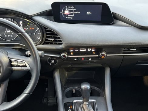 Used 2021 MAZDA MAZDA3 s image 17