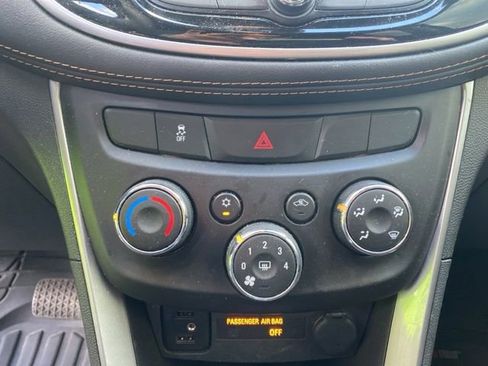 Used 2022 Chevrolet Trax LS w/ Tint and Cruise Package AWD/4WD image 22