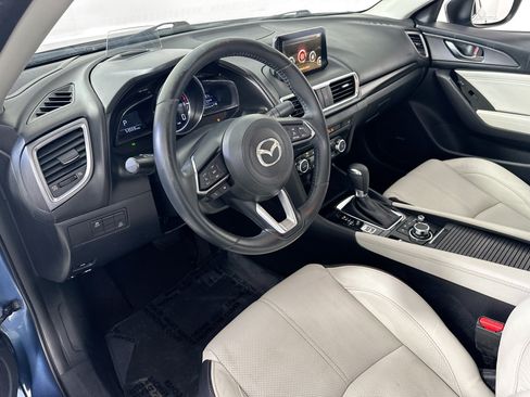 Used 2018 MAZDA MAZDA3 Grand Touring FWD image 9