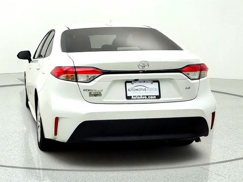Used 2025 Toyota Corolla LE FWD image 6