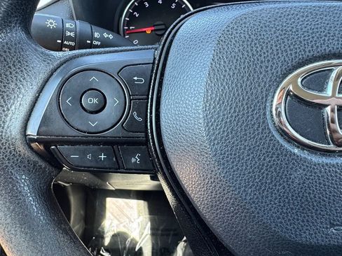 Used 2021 Toyota RAV4 XLE FWD image 19