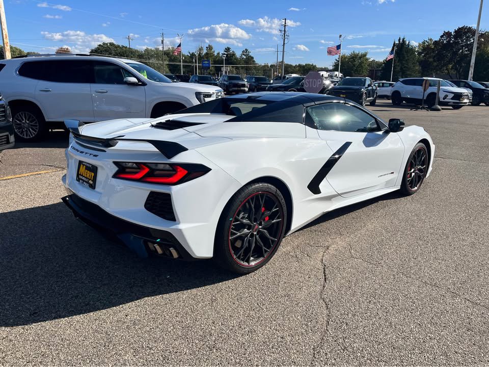Used 2022 Chevrolet Corvette Stingray Premium Conv w/ Z51 Performance Package RWD image 5