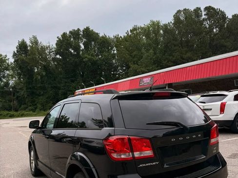 Used 2014 Dodge Journey SXT w/ Flexible Seating Group FWD image 4