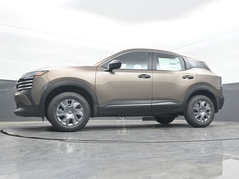 New 2026 Nissan Kicks S image 24