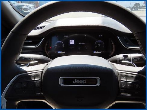 Used 2023 Jeep Grand Cherokee L Laredo AWD/4WD image 16
