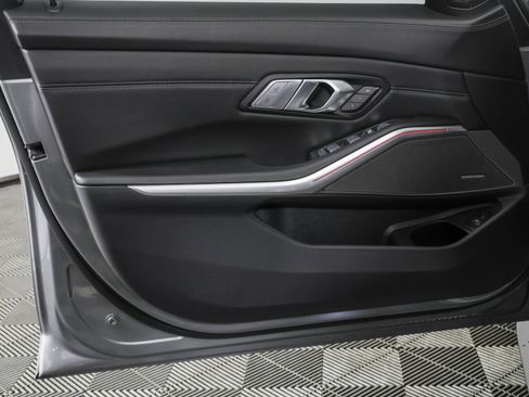 Used 2025 BMW M3 w/ Executive Package RWD image 26