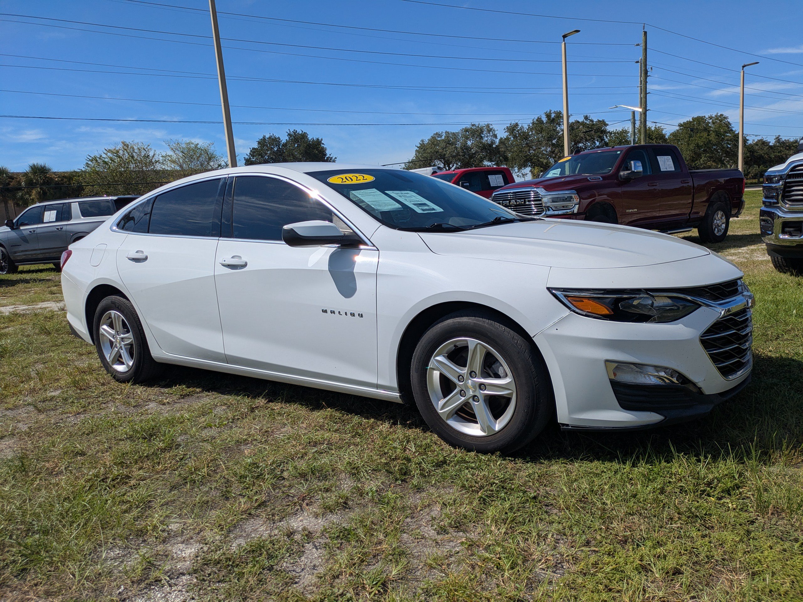 Used 2022 Chevrolet Malibu LT FWD image 2