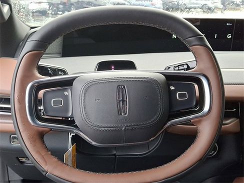 New 2025 Lincoln Navigator Reserve image 8