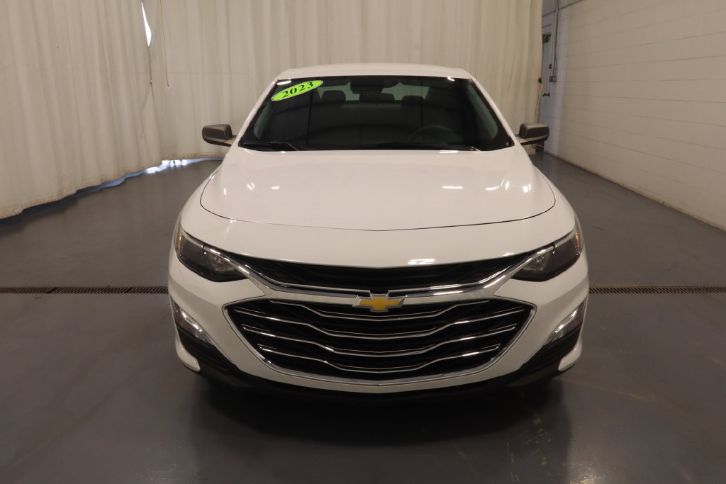 Used 2023 Chevrolet Malibu LS FWD image 2