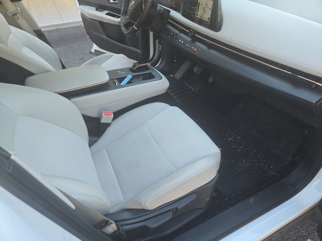 Used 2023 Nissan Ariya FWD image 19