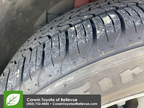 Used 2009 Chrysler Town & Country Touring image 27