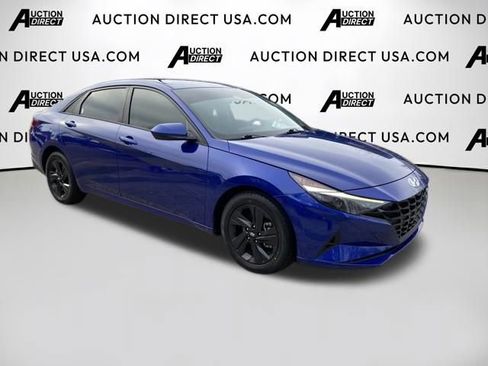 Used 2023 Hyundai Elantra SEL w/ Cargo Package image 23