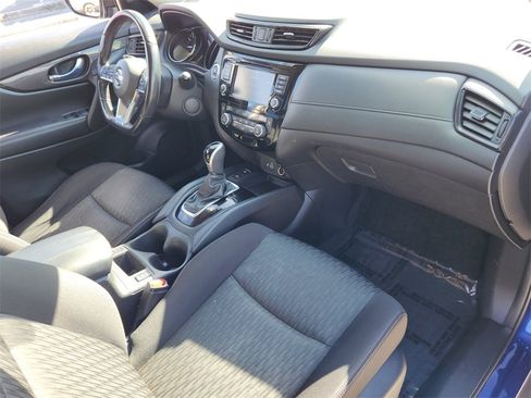 Used 2019 Nissan Rogue SV w/ Premium Package image 24