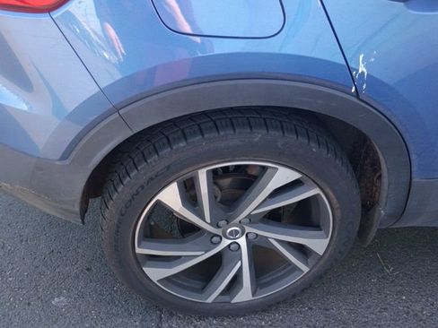 Used 2021 Volvo XC40 T5 R-Design w/ Advanced Package image 18