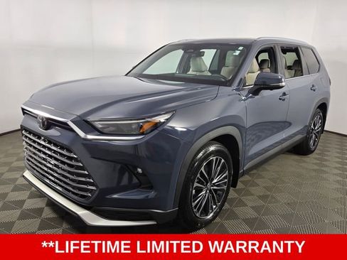 Used 2025 Toyota Grand Highlander MAX Platinum image 3