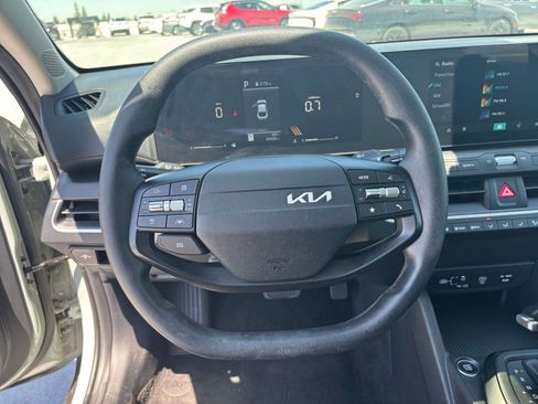 Used 2025 Kia K4 FWD image 27