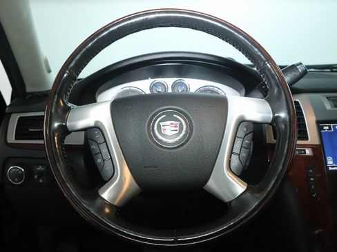 Used 2014 Cadillac Escalade Premium image 21