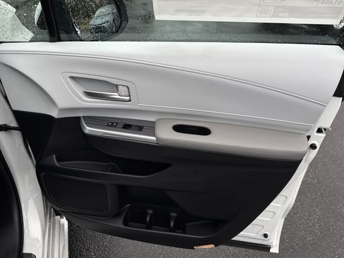 New 2025 Toyota Sienna XLE w/ XLE Plus Package image 39