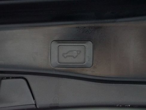 Certified 2022 Toyota RAV4 XLE Premium AWD/4WD image 34