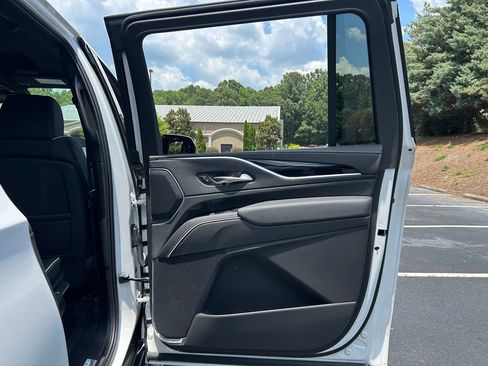Used 2024 Cadillac Escalade ESV Sport w/ LPO, ONYX Package AWD/4WD image 62