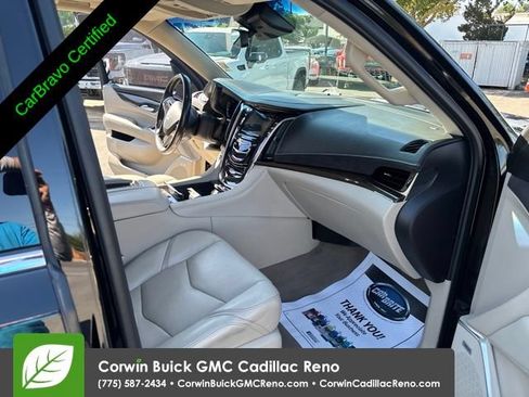 Used 2020 Cadillac Escalade Premium Luxury AWD/4WD image 27