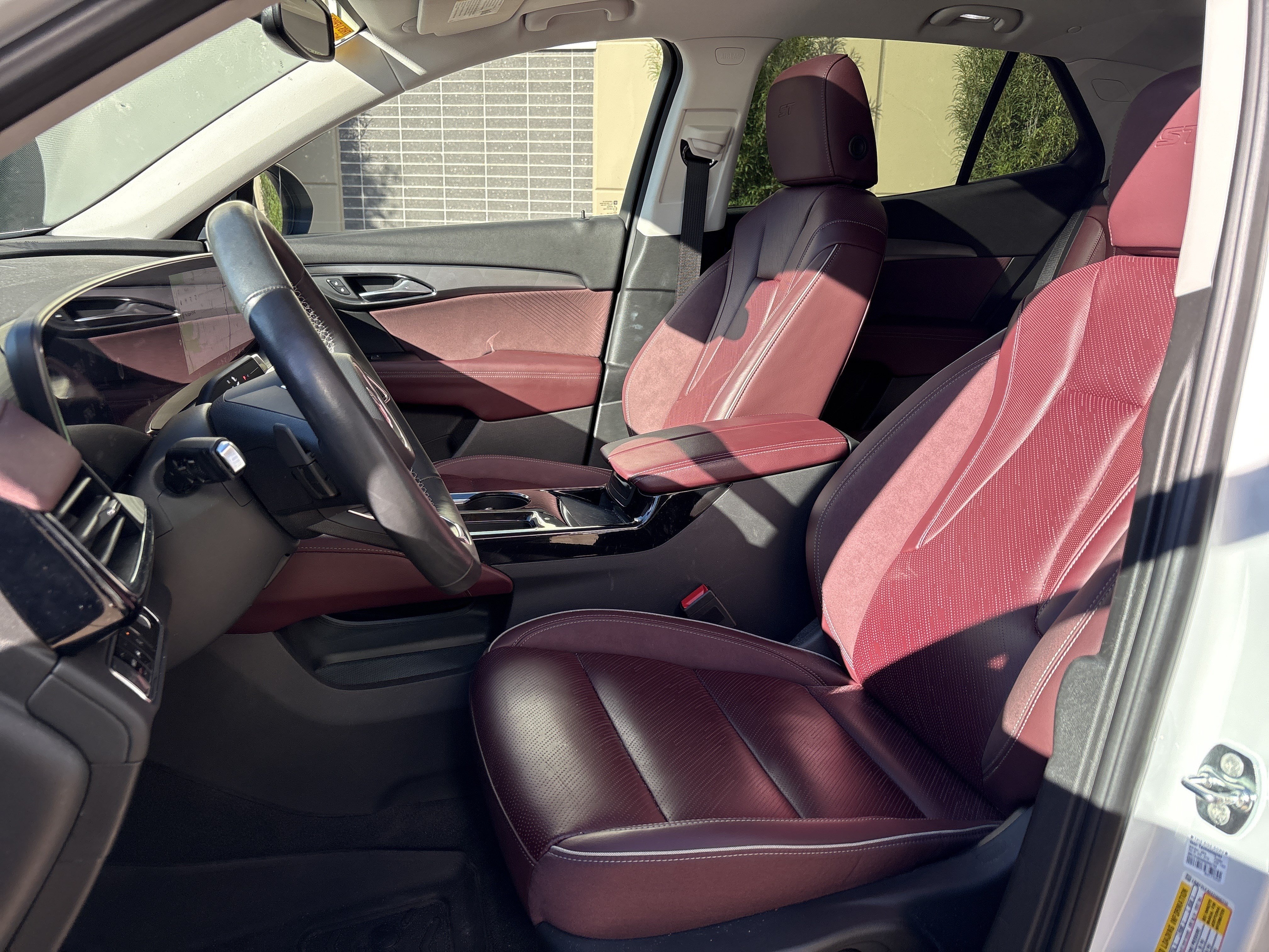 Used 2025 Buick Envision Sport Touring AWD/4WD image 16