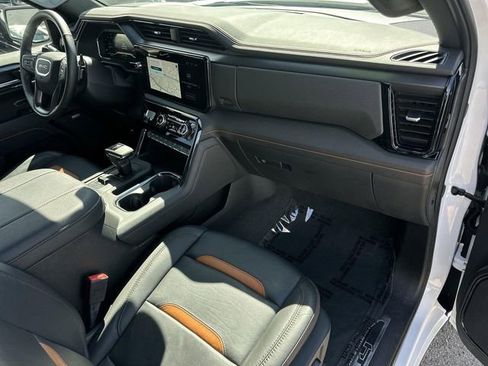 Used 2025 GMC Sierra 1500 AT4 image 28