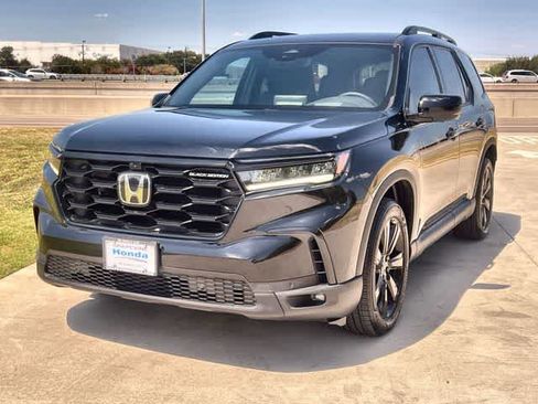 Certified 2025 Honda Pilot Black Edition image 2