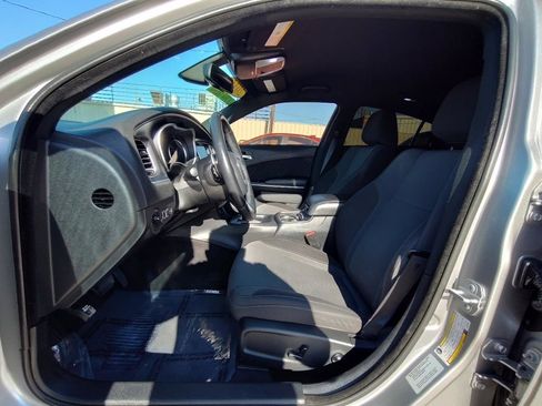 Used 2015 Dodge Charger SXT image 15