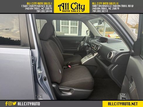 Used 2010 Scion xB image 10