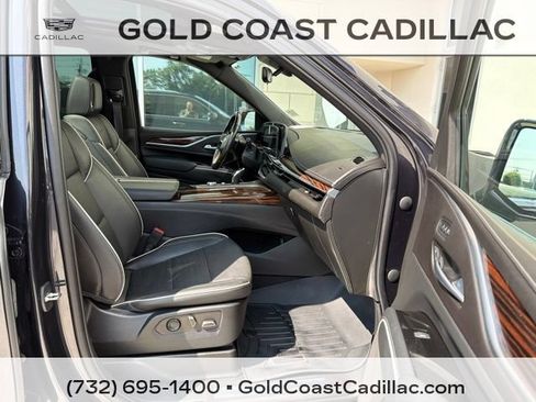 Used 2023 Cadillac Escalade ESV Premium Luxury AWD/4WD image 7