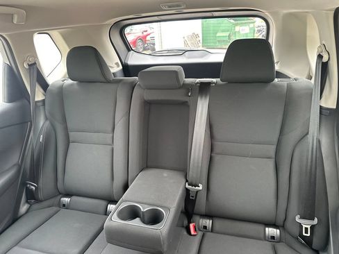 Used 2024 Nissan Rogue S FWD image 19