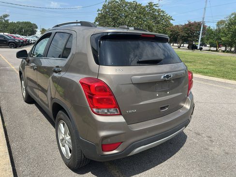 Used 2020 Chevrolet Trax LT w/ Driver Confidence Package FWD image 6