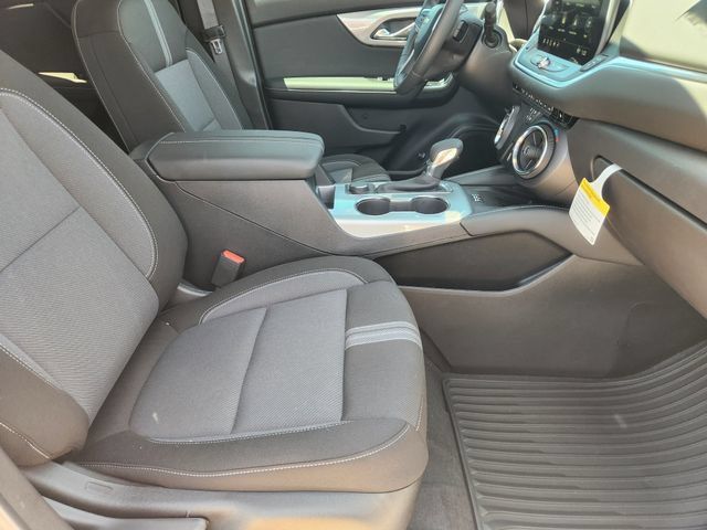 New 2026 Chevrolet Blazer LT w/ Convenience Package FWD image 12