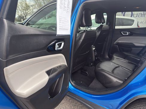 Used 2025 Jeep Compass Limited AWD/4WD image 15