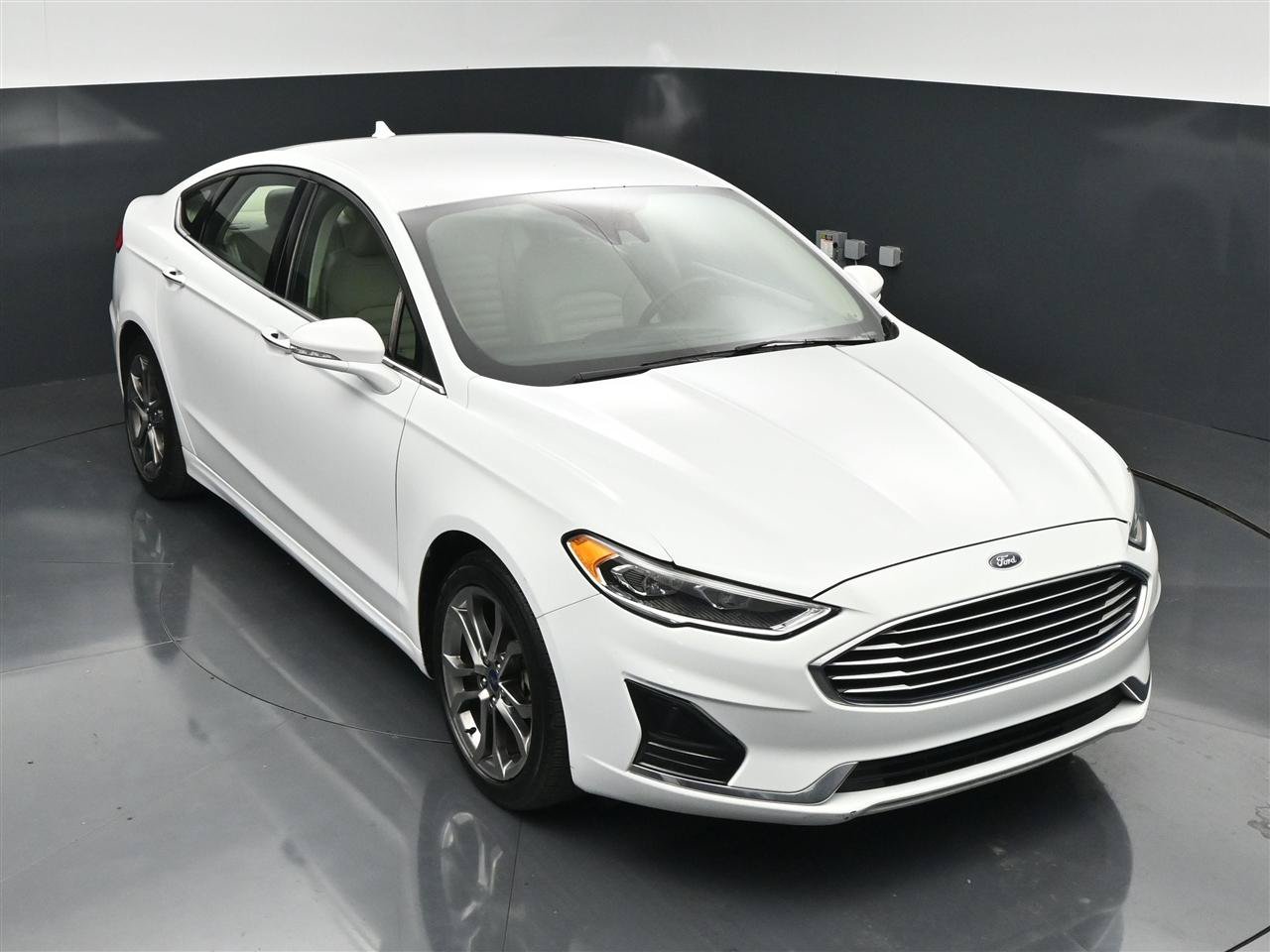 Used 2020 Ford Fusion SEL FWD image 21