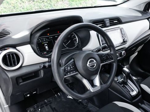 Used 2021 Nissan Versa SV image 17