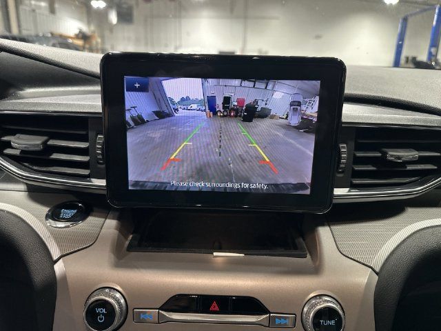 Used 2023 Ford Explorer XLT w/ Equipment Group 202A AWD/4WD image 29