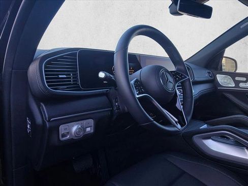 Certified 2025 Mercedes-Benz GLS 450 4MATIC image 9