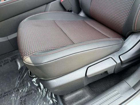 New 2025 Nissan Kicks SR image 15