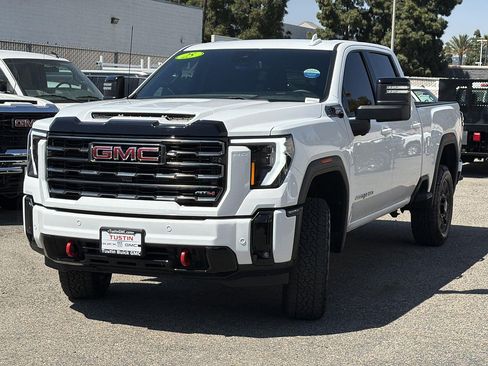 Used 2025 GMC Sierra 2500 AT4 AWD/4WD image 8
