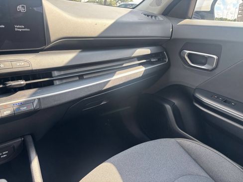 Used 2025 Kia K4 FWD image 29
