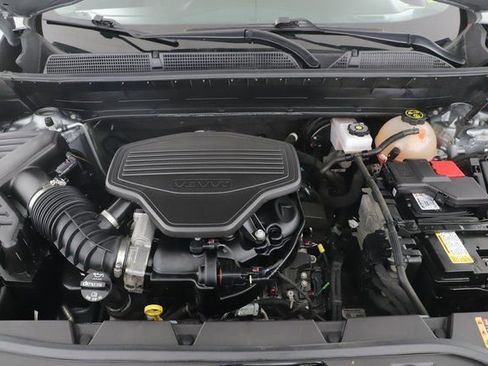 Used 2023 GMC Acadia SLT image 15