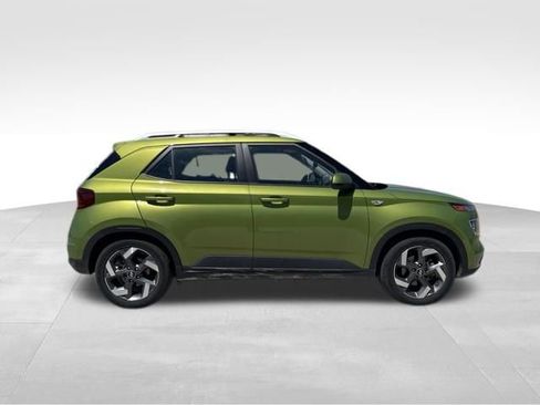 Used 2023 Hyundai Venue SEL w/ Cargo Package FWD image 2