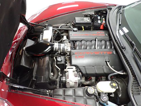 Used 2006 Chevrolet Corvette Coupe w/ Preferred Equipment Group image 19