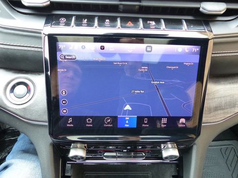 Used 2022 Jeep Grand Cherokee L Overland image 45