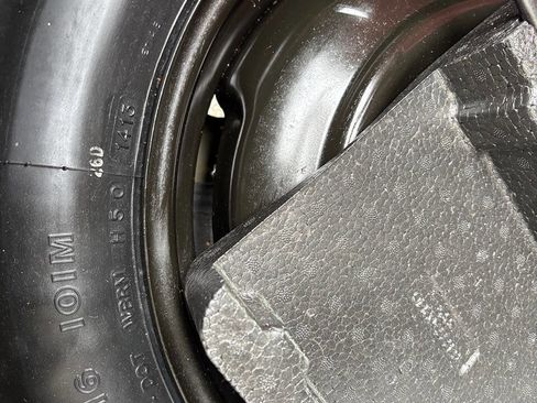 Used 2013 Toyota Corolla LE image 14