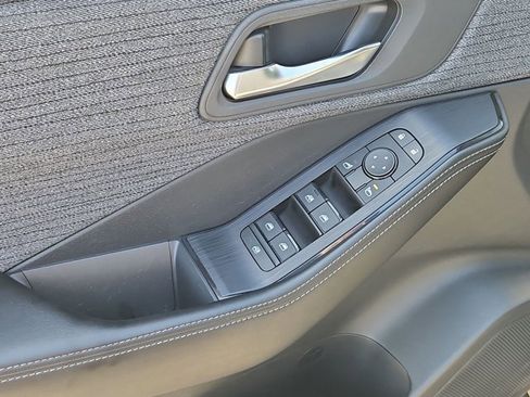 Certified 2023 Nissan Rogue SV FWD image 11