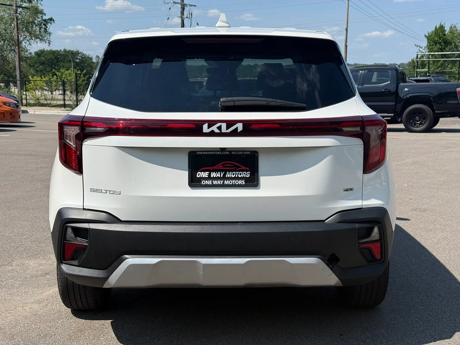 Used 2024 Kia Seltos LX AWD/4WD image 4